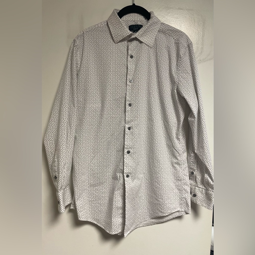 Mens Alfani Slim Fit Dress Shirt. Size Medium